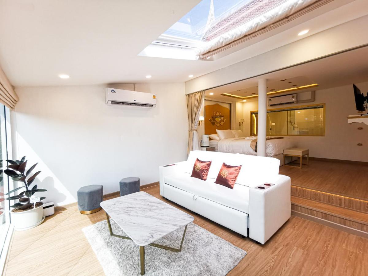 One Dhatu Ayutthaya Premium Homestay Exterior photo